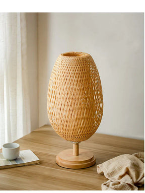 Luminária de Mesa de Rattan e Bambu
